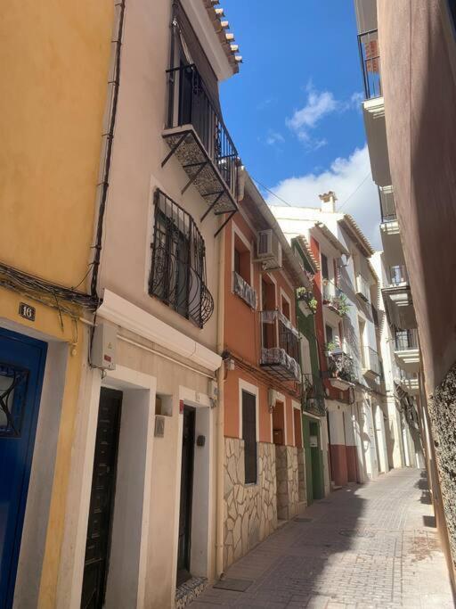 Preciosa Casa En Vilajoyosa Con Vistas Al Mar En Las Casas Colgantes Del Casco Antiguo Ла-Віла-Джойоза Екстер'єр фото