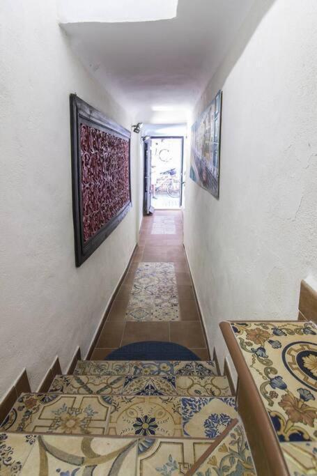 Preciosa Casa En Vilajoyosa Con Vistas Al Mar En Las Casas Colgantes Del Casco Antiguo Ла-Віла-Джойоза Екстер'єр фото