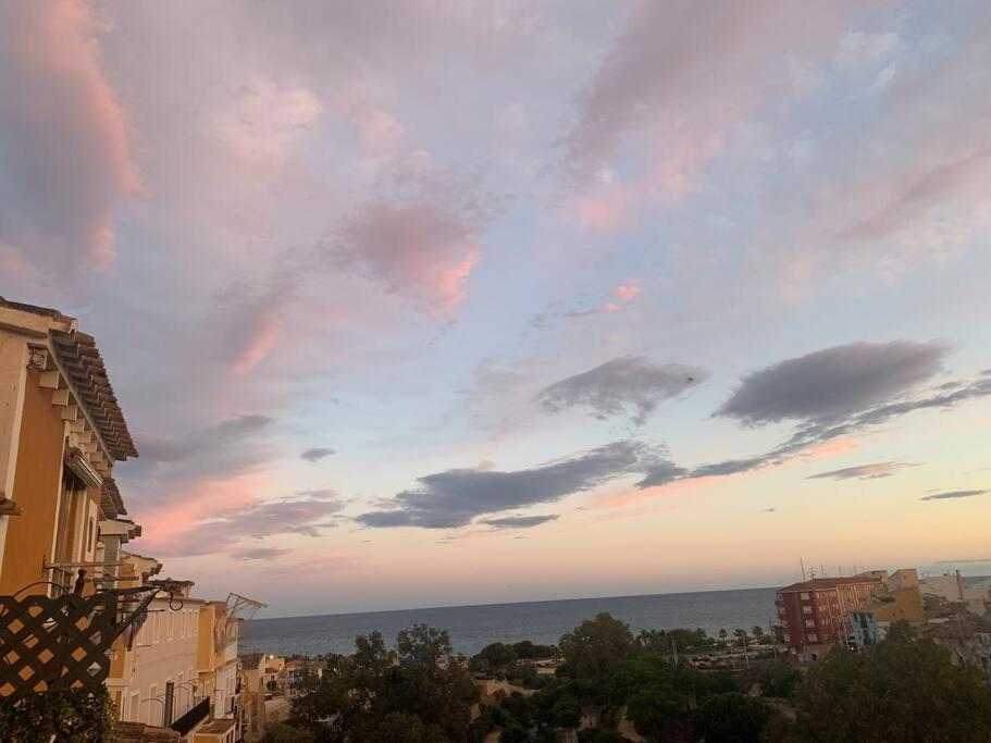 Preciosa Casa En Vilajoyosa Con Vistas Al Mar En Las Casas Colgantes Del Casco Antiguo Ла-Віла-Джойоза Екстер'єр фото